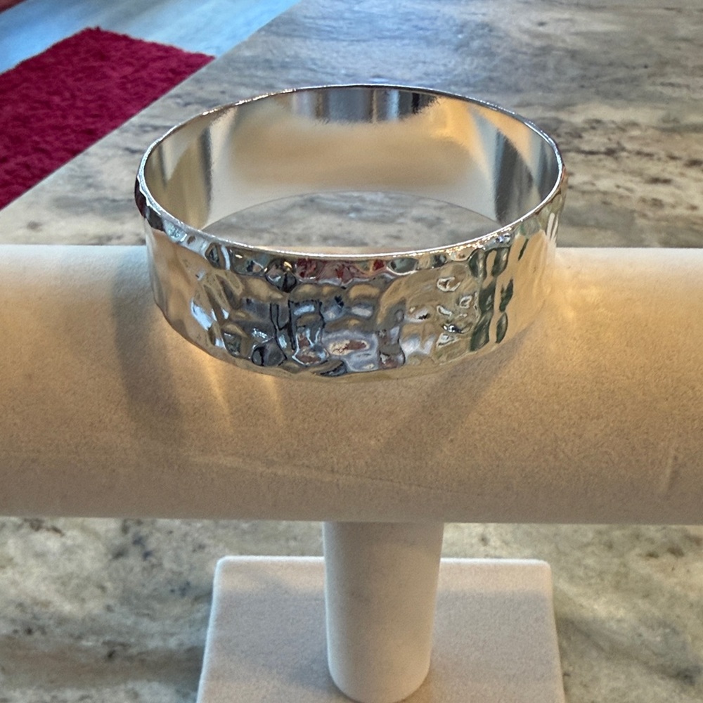 Elegant Silver Hammered Bangle Bracelet